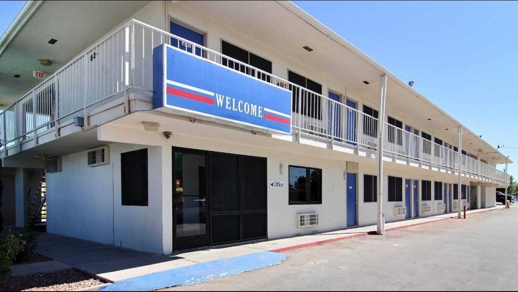 Motel 6 Carlsbad NM Invests for Its Guests by Updating Its Satellite for Motel TV Programming System - Installed by Sun Comm Technologies 505-424-7223